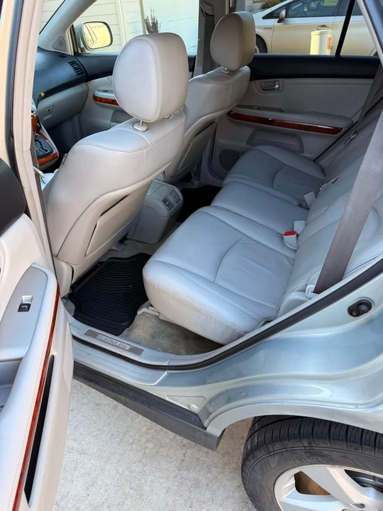 2005 Lexus RX 2nd Gen - Image 6 of 10
