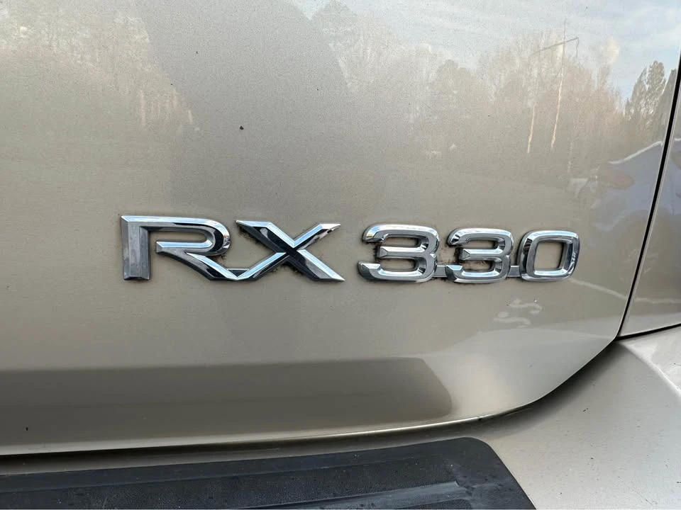 2005 Lexus RX 2nd Gen - Image 18 of 20