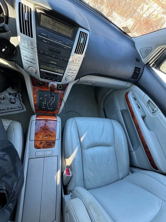 2005 Lexus RX 2nd Gen - Image 7 of 15
