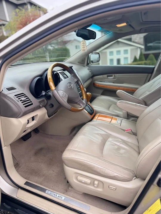 2005 Lexus RX 2nd Gen - Image 10 of 12