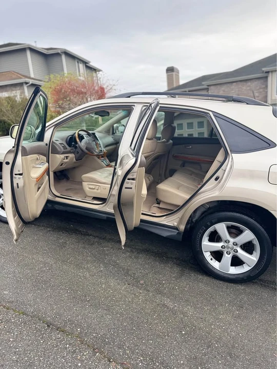 2005 Lexus RX 2nd Gen - Image 11 of 12