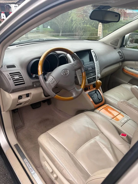 2005 Lexus RX 2nd Gen - Image 4 of 12