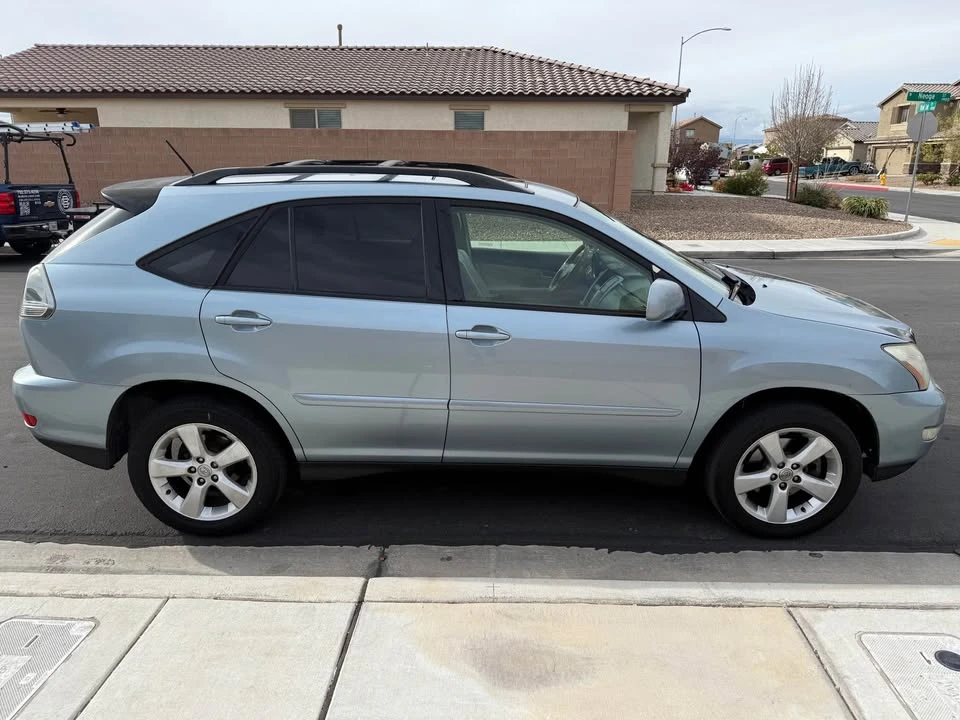 2005 Lexus RX 2nd Gen - Image 5 of 18