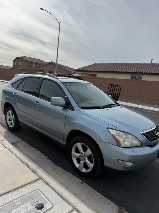 2005 Lexus RX 2nd Gen - Image 2 of 18