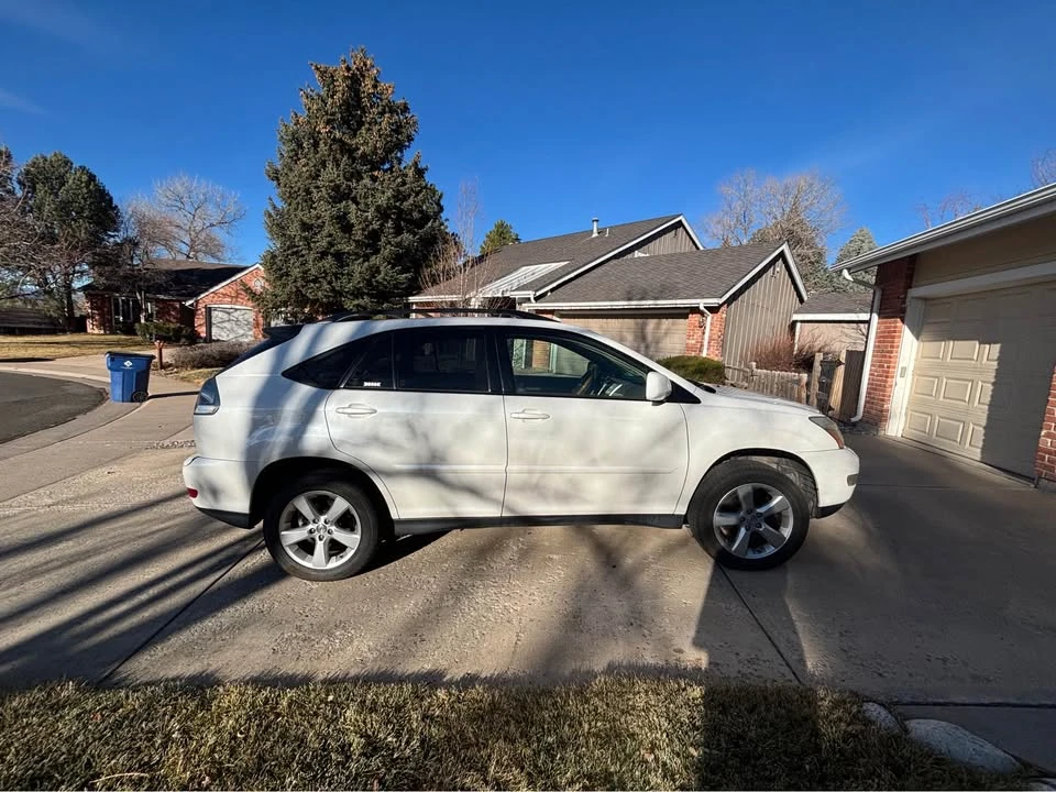 2005 Lexus RX 2nd Gen - Image 2 of 10