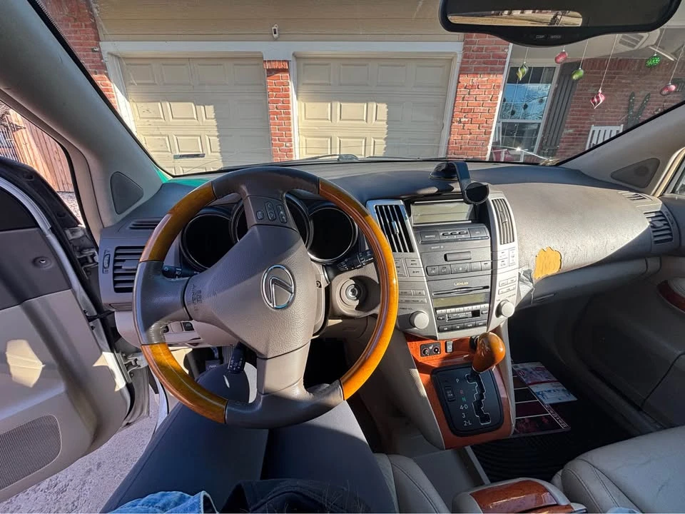 2005 Lexus RX 2nd Gen - Image 5 of 10