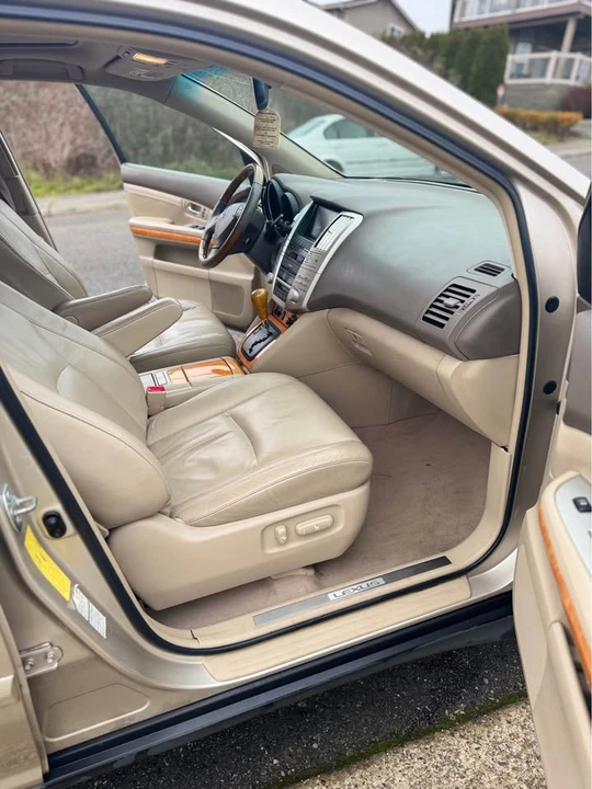 2005 Lexus RX 2nd Gen - Image 6 of 12