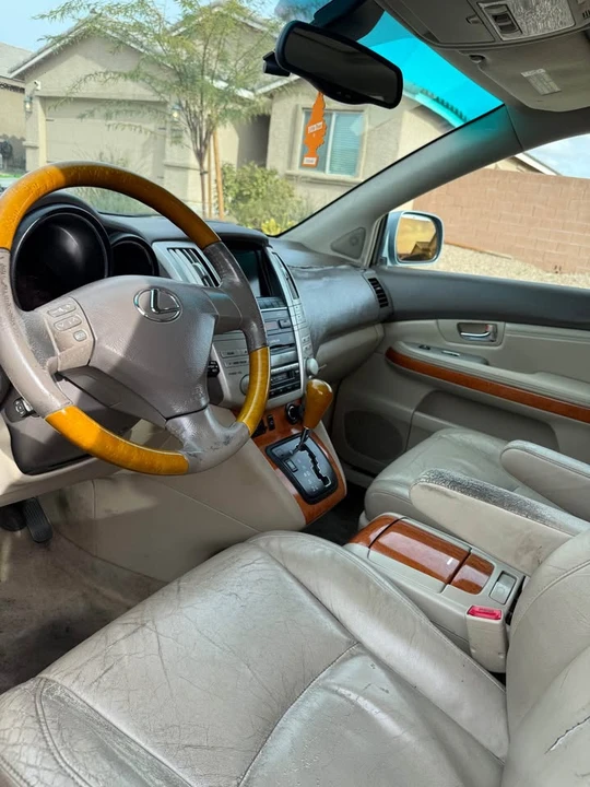 2005 Lexus RX 2nd Gen - Image 15 of 18