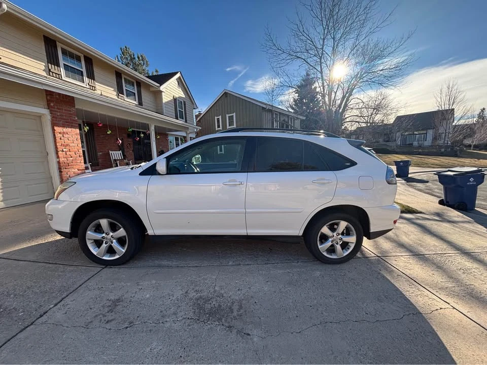 2005 Lexus RX 2nd Gen - Image 3 of 10