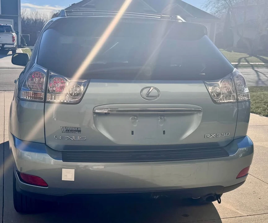 2005 Lexus RX 2nd Gen - Image 4 of 15