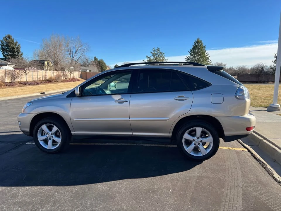2005 Lexus RX 2nd Gen - Image 5 of 11