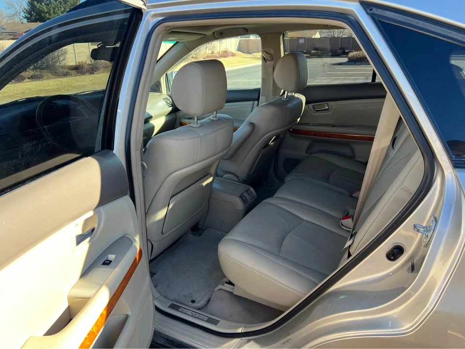 2005 Lexus RX 2nd Gen - Image 7 of 11