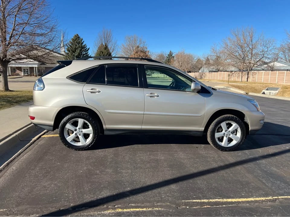 2005 Lexus RX 2nd Gen - Image 2 of 11