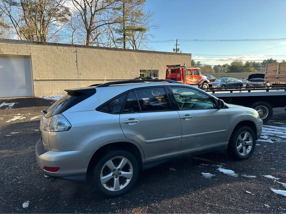 2005 Lexus RX 2nd Gen - Image 11 of 19