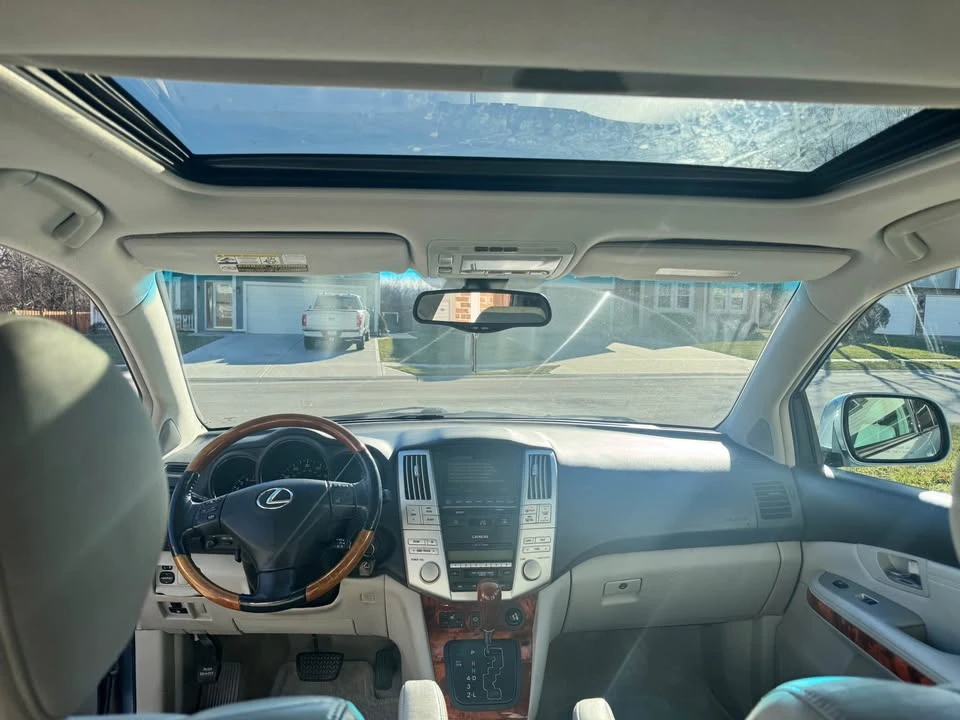 2005 Lexus RX 2nd Gen - Image 12 of 15