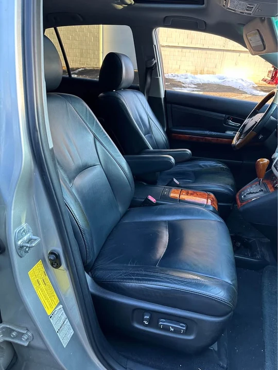 2005 Lexus RX 2nd Gen - Image 3 of 19