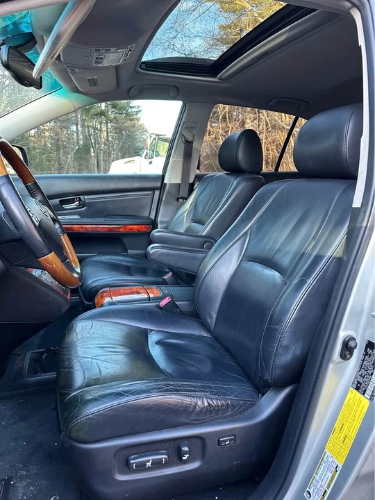2005 Lexus RX 2nd Gen - Image 7 of 19