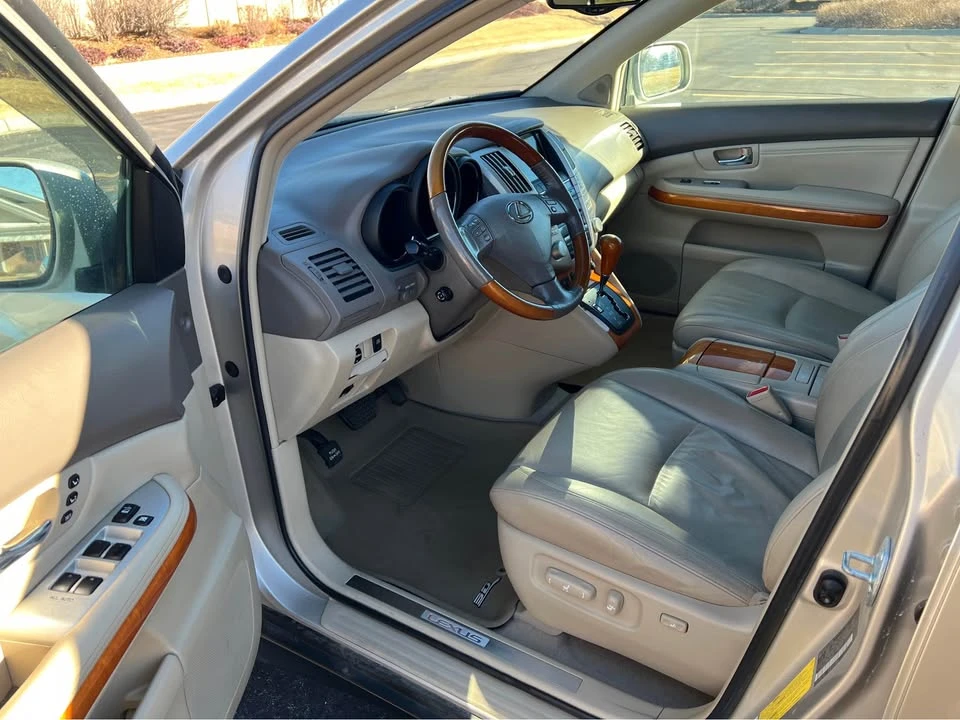 2005 Lexus RX 2nd Gen - Image 6 of 11