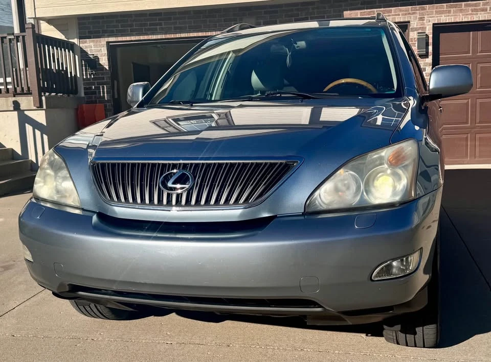 2005 Lexus RX 2nd Gen - Image 9 of 15