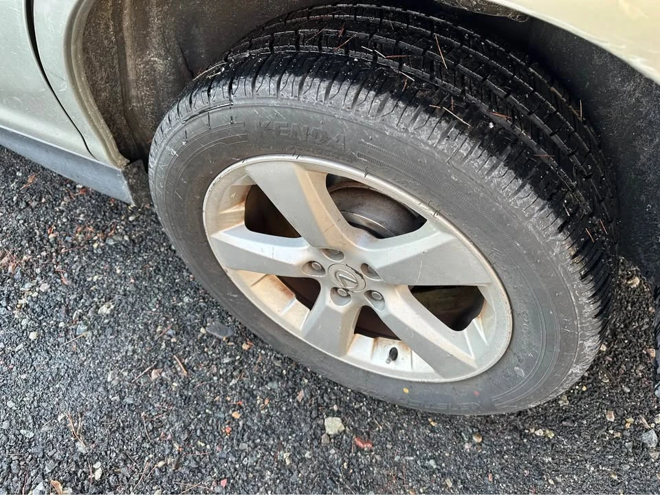 2005 Lexus RX 2nd Gen - Image 12 of 19