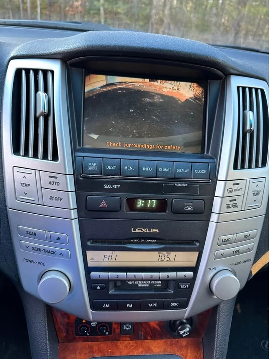 2005 Lexus RX 2nd Gen - Image 5 of 19