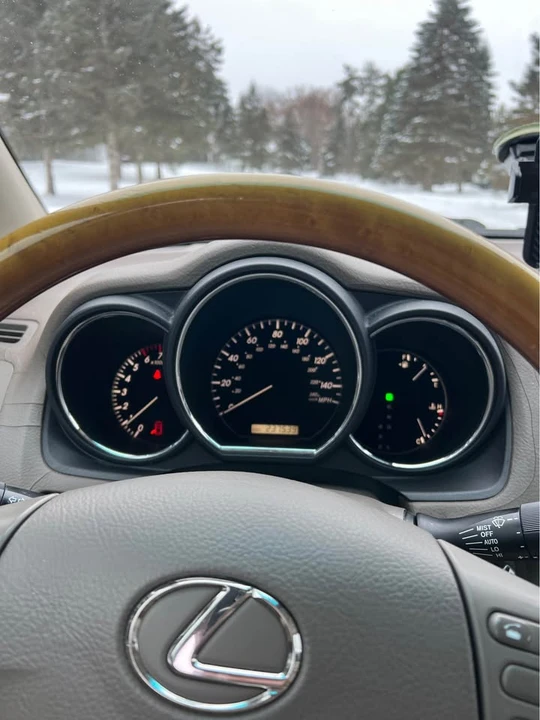 2005 Lexus RX 2nd Gen - Image 19 of 20