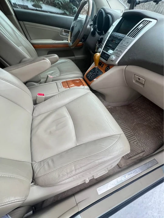 2005 Lexus RX 2nd Gen - Image 13 of 20