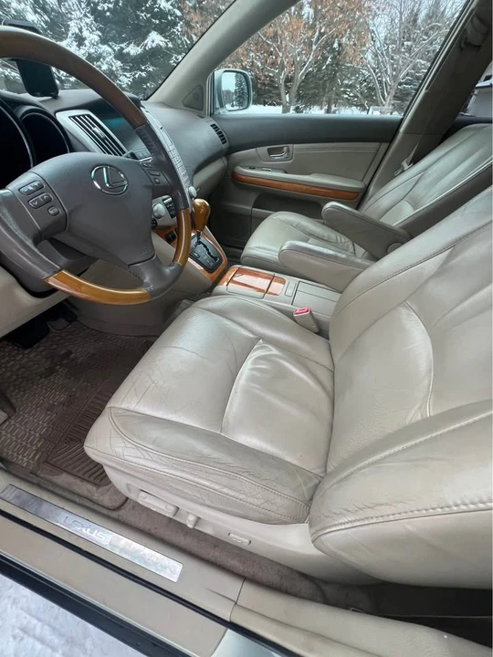 2005 Lexus RX 2nd Gen - Image 11 of 20