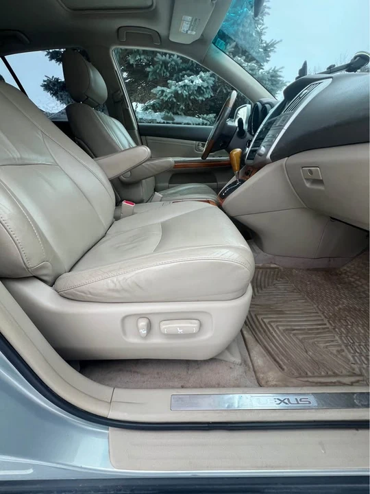 2005 Lexus RX 2nd Gen - Image 12 of 20