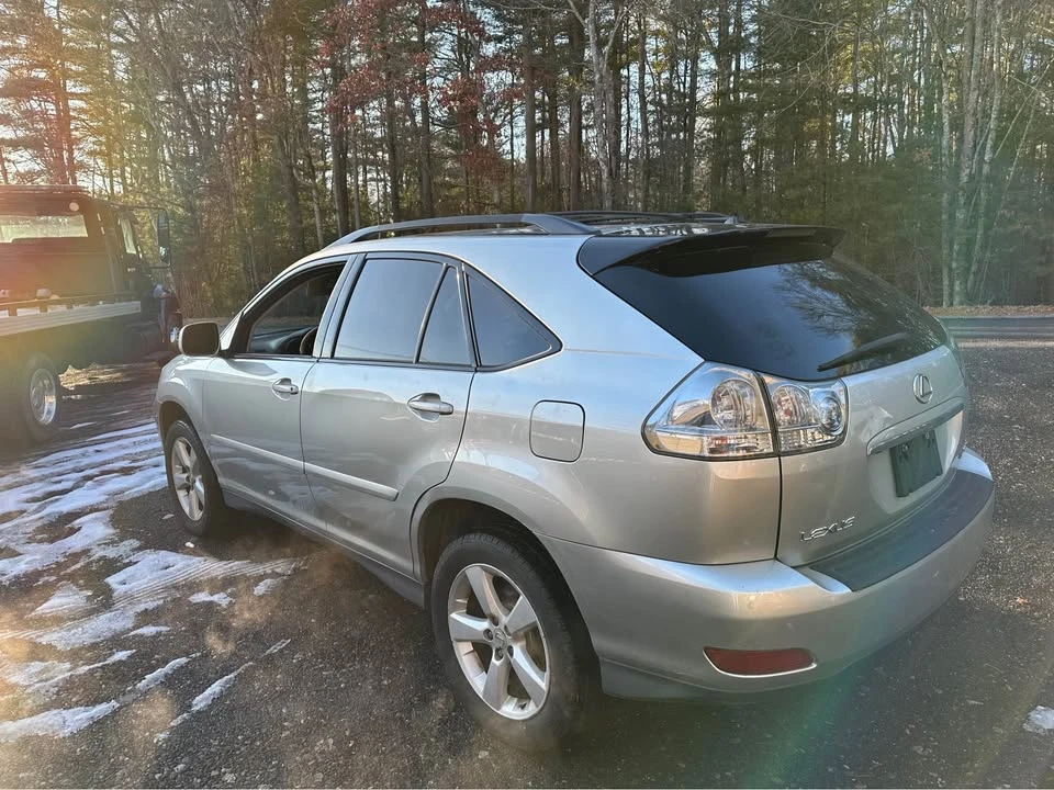2005 Lexus RX 2nd Gen - Image 16 of 19