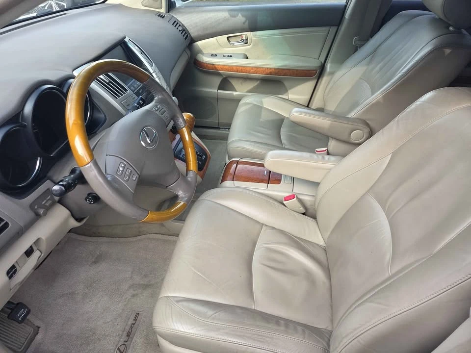 2005 Lexus RX 2nd Gen - Image 7 of 10