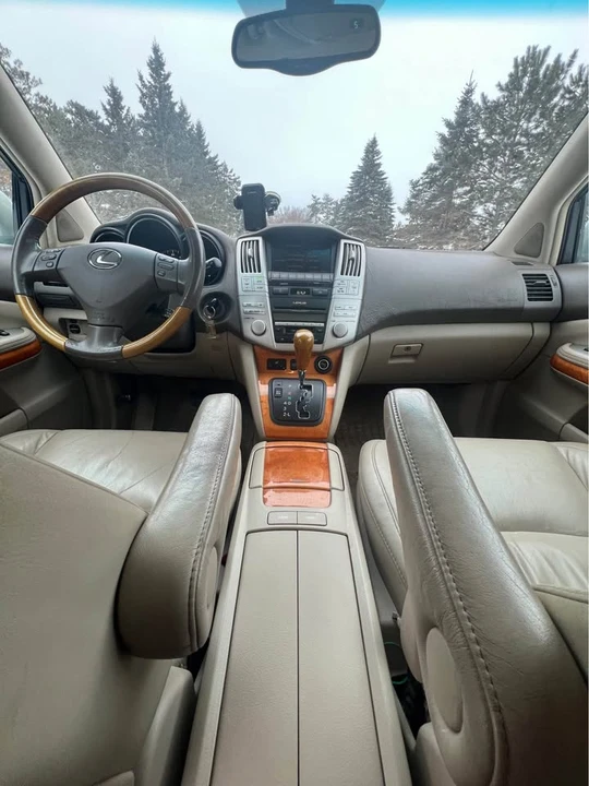 2005 Lexus RX 2nd Gen - Image 17 of 20