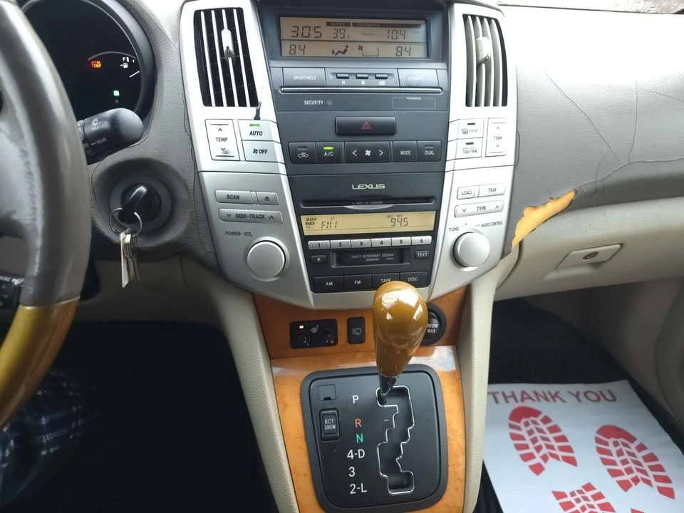 2005 Lexus RX 2nd Gen - Image 16 of 19