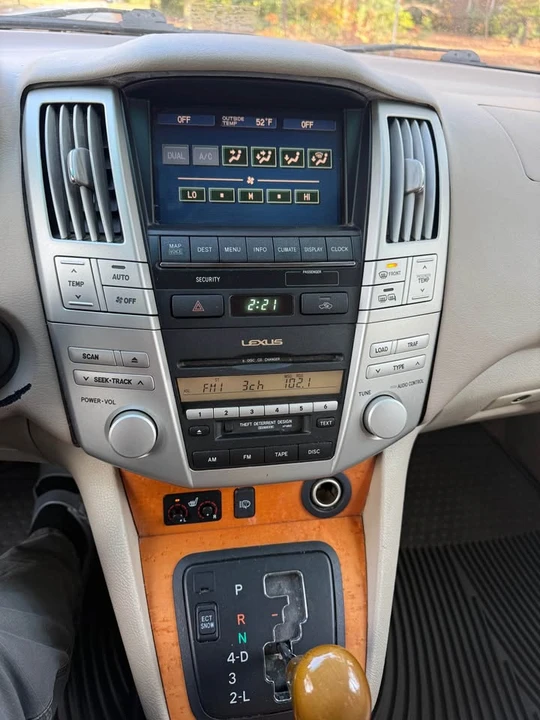 2005 Lexus RX 2nd Gen - Image 5 of 13