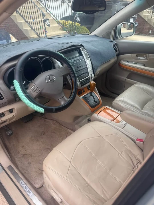 2005 Lexus RX 2nd Gen - Image 8 of 13