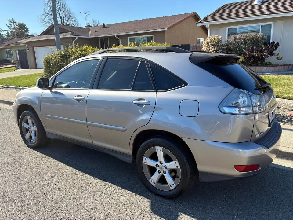 2005 Lexus RX 2nd Gen - Image 5 of 9