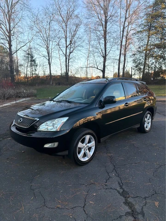 2005 Lexus RX 2nd Gen - Image 2 of 17