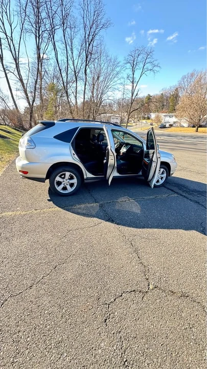 2005 Lexus RX 2nd Gen - Image 5 of 20