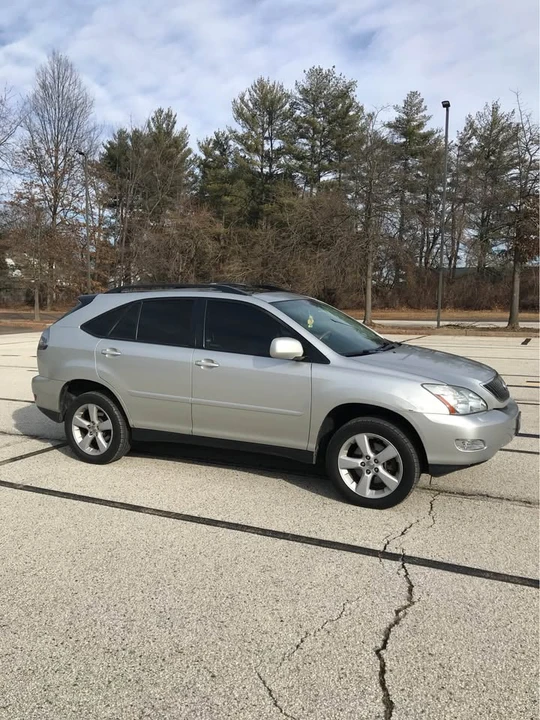 2005 Lexus RX 2nd Gen - Image 2 of 18