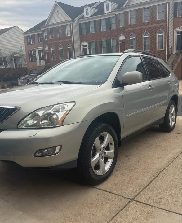 2005 Lexus RX 2nd Gen - Image 9 of 13
