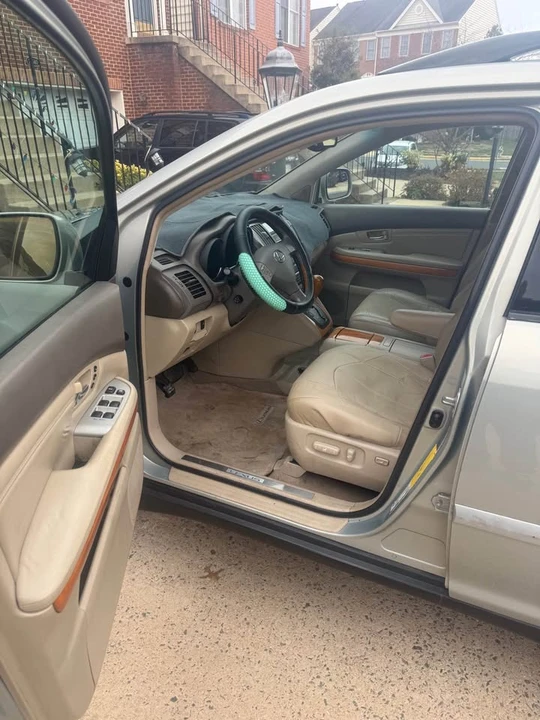 2005 Lexus RX 2nd Gen - Image 10 of 13