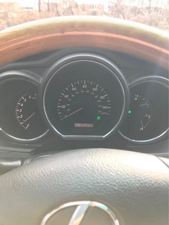 2005 Lexus RX 2nd Gen - Image 13 of 18