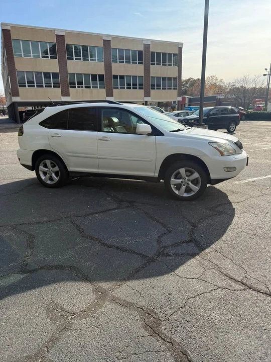 2005 Lexus RX 2nd Gen - Image 3 of 13