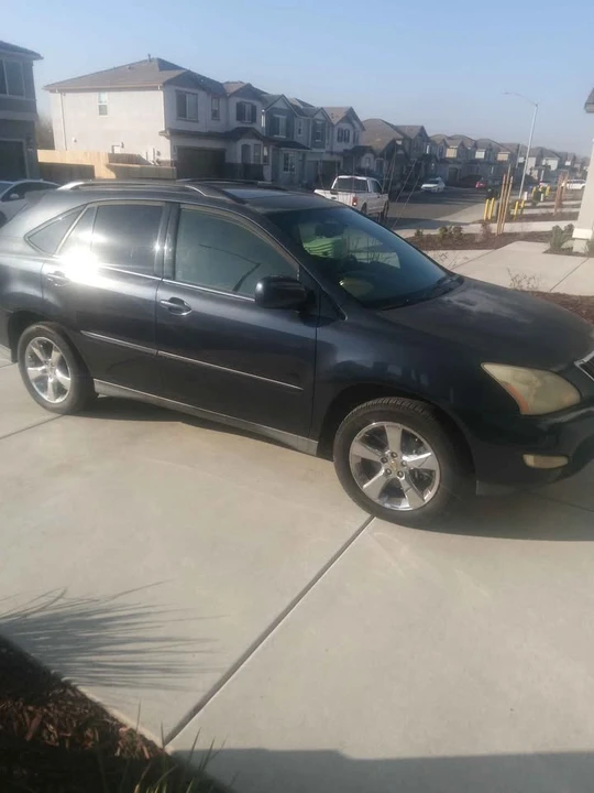 2005 Lexus RX 2nd Gen - Image 4 of 9