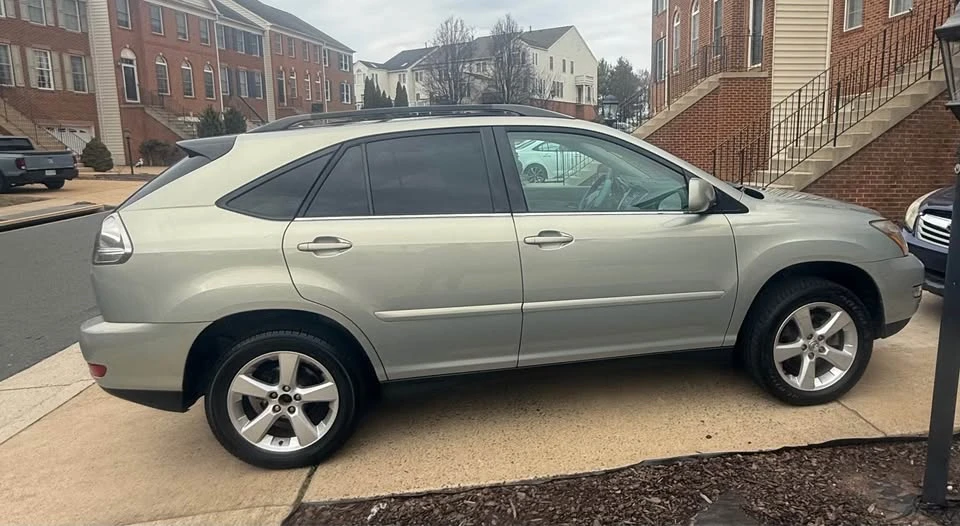 2005 Lexus RX 2nd Gen - Image 3 of 13