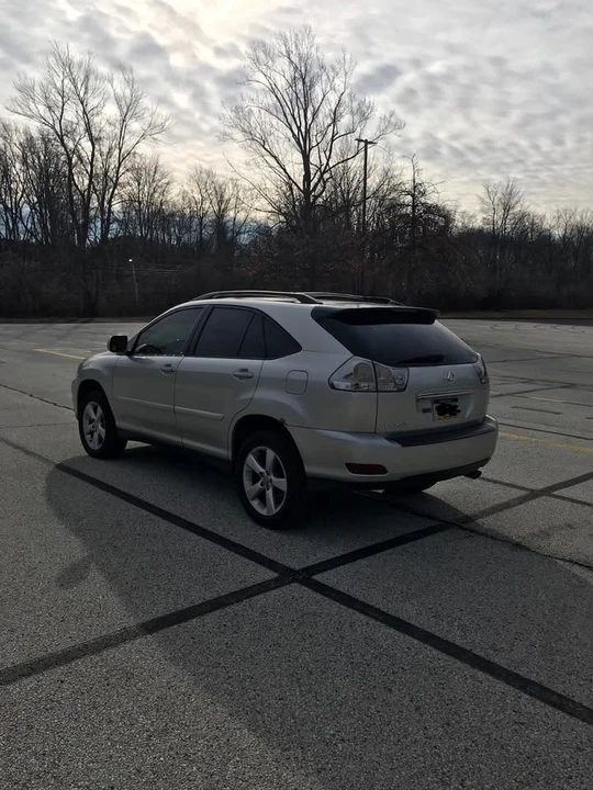 2005 Lexus RX 2nd Gen - Image 4 of 18