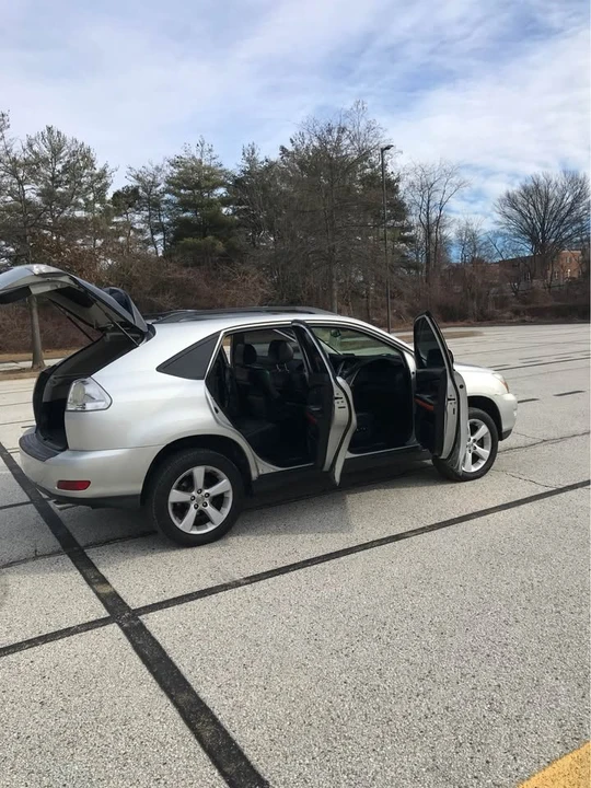 2005 Lexus RX 2nd Gen - Image 5 of 18