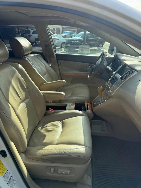 2005 Lexus RX 2nd Gen - Image 10 of 13