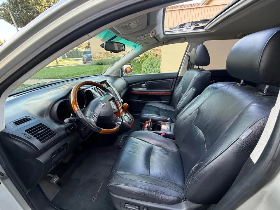 2005 Lexus RX 2nd Gen - Image 7 of 9