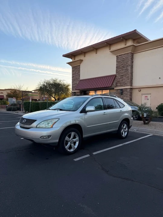 2005 Lexus RX 2nd Gen - Image 12 of 14